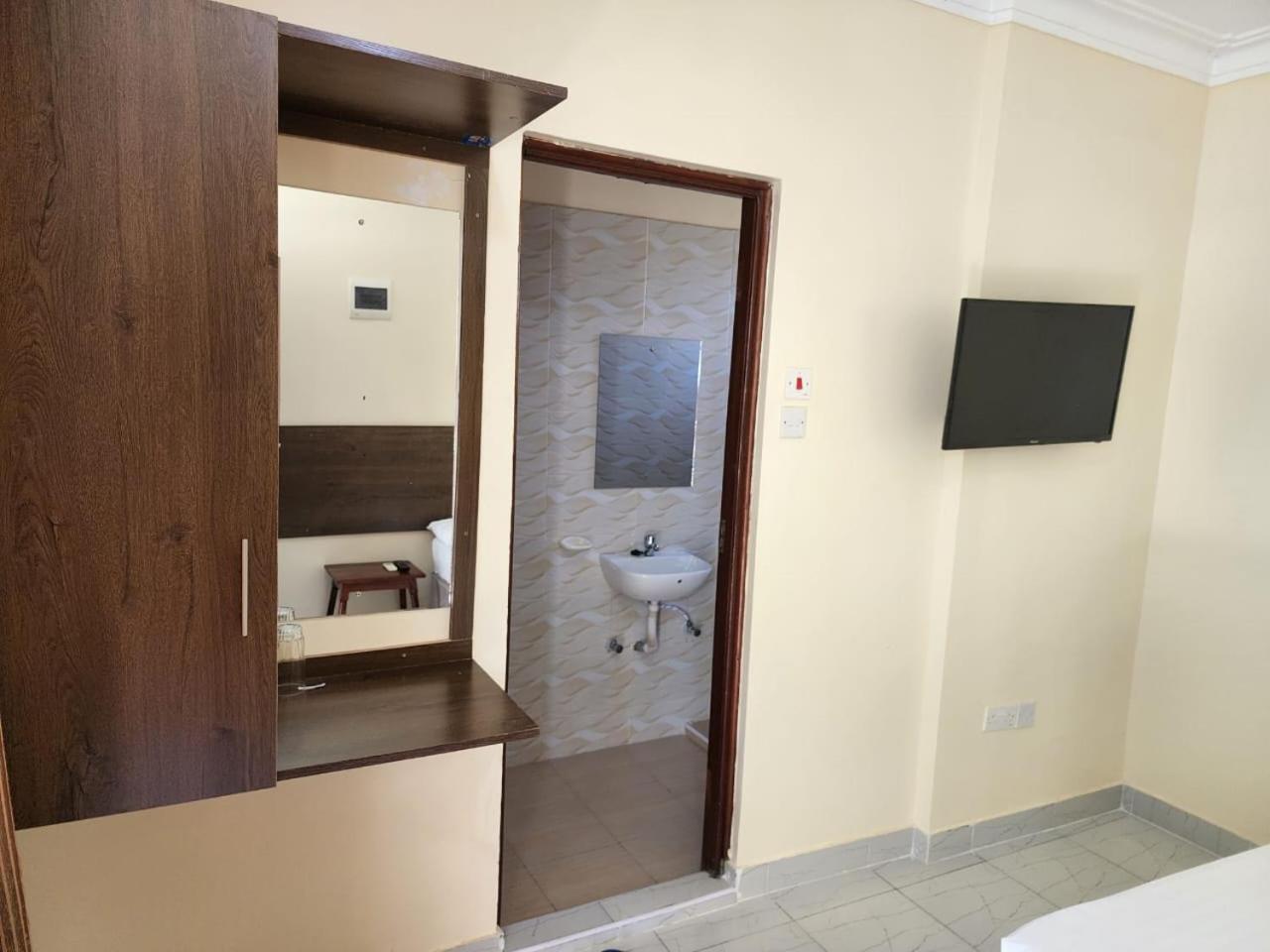 Prestige Leisure Hotel Мтуапа Экстерьер фото